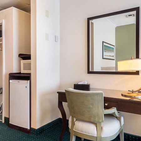 Quality Inn & Suites Conference Center Winter Haven Ngoại thất bức ảnh